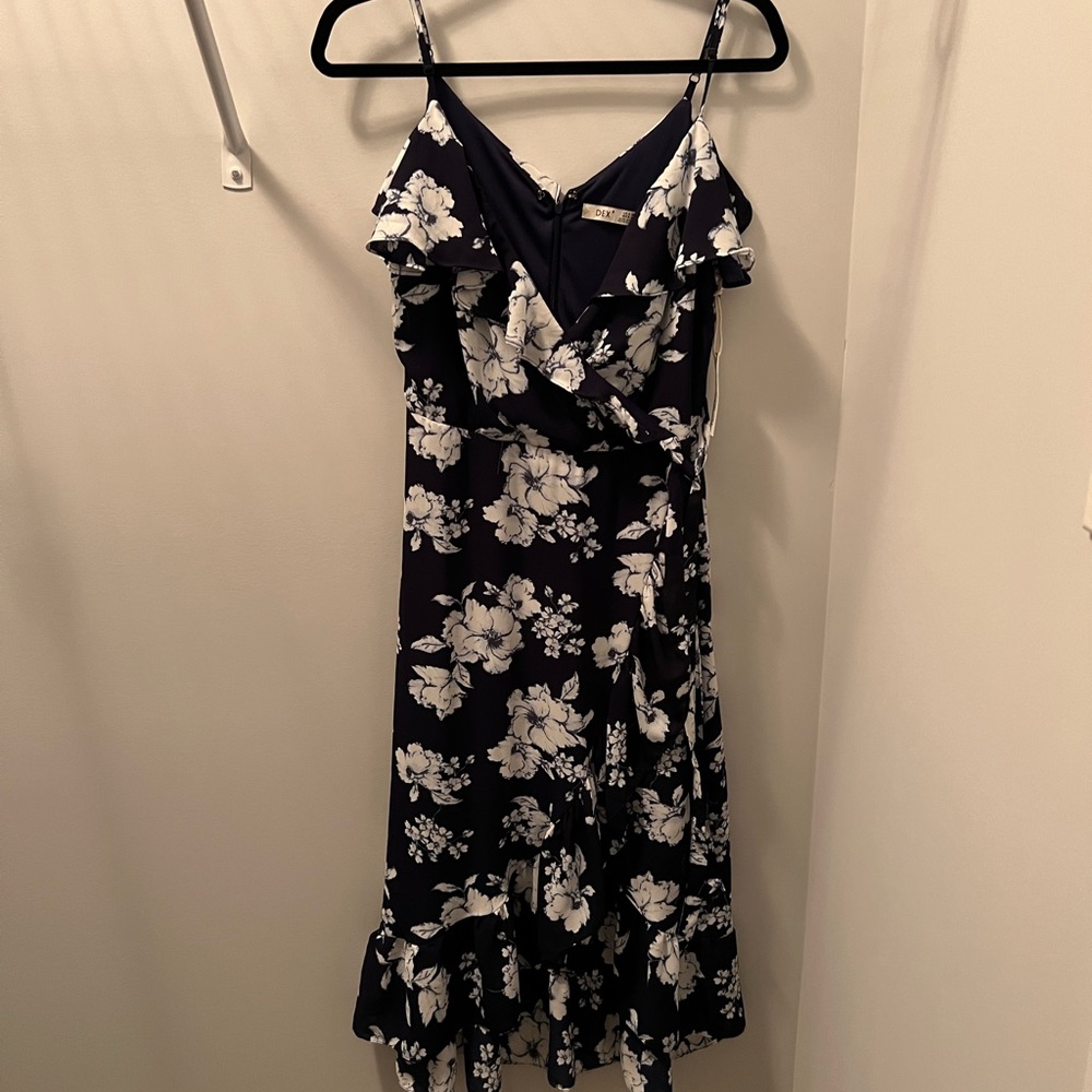 NWT Dex Floral Dress Medium